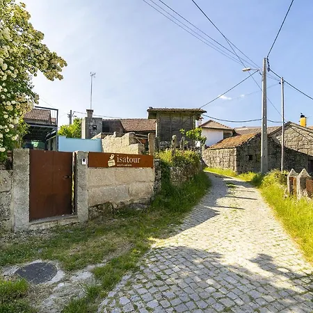 Gospodarstwo agroturystyczne Isatour -natural Park House Vouzela